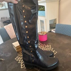 Super cute women’s boots